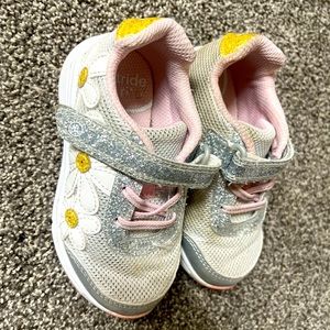 Stride Rite Daisy light up shoes